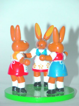 Osterhase, Tanzende Hasenmädchen