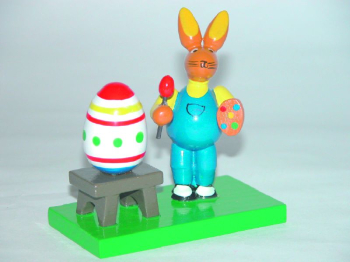 Osterhasenmann mit Ei