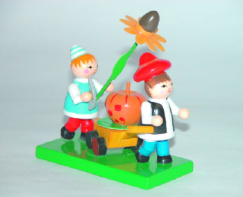 Kinder mit Handwagen