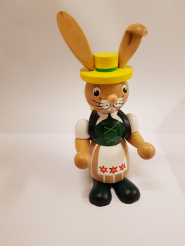 Hasenfrau grün mit Korb
